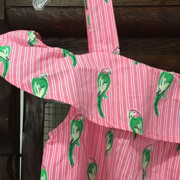 🦜Crown & Ivy pink parrot dress with button detail - Picture 3 of 7